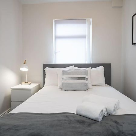 Cozy Townhouse, Walking Distance To Belfast City Экстерьер фото