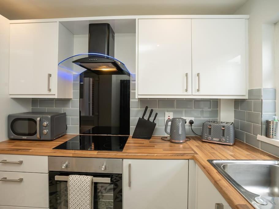 Cozy Townhouse, Walking Distance To Belfast City Экстерьер фото