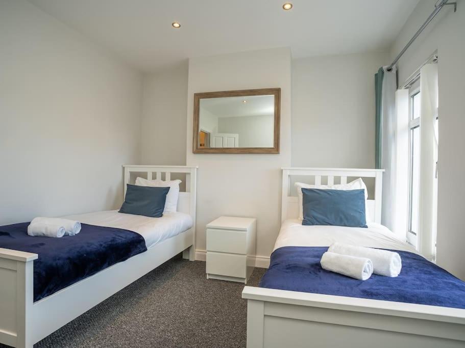Cozy Townhouse, Walking Distance To Belfast City Экстерьер фото