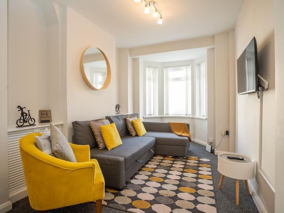 Cozy Townhouse, Walking Distance To Belfast City Экстерьер фото